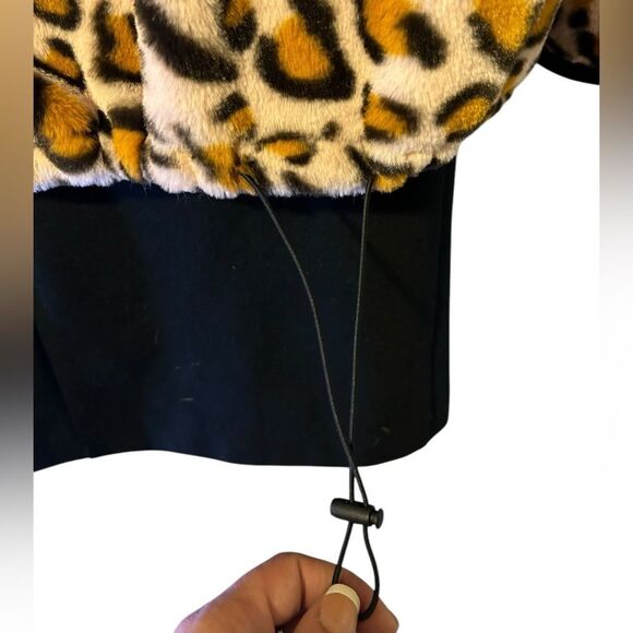 Playing for Keeps Faux Fur Leopard Print Pullover Sweater Womens Size Large NWOT - Picture 10 of 13